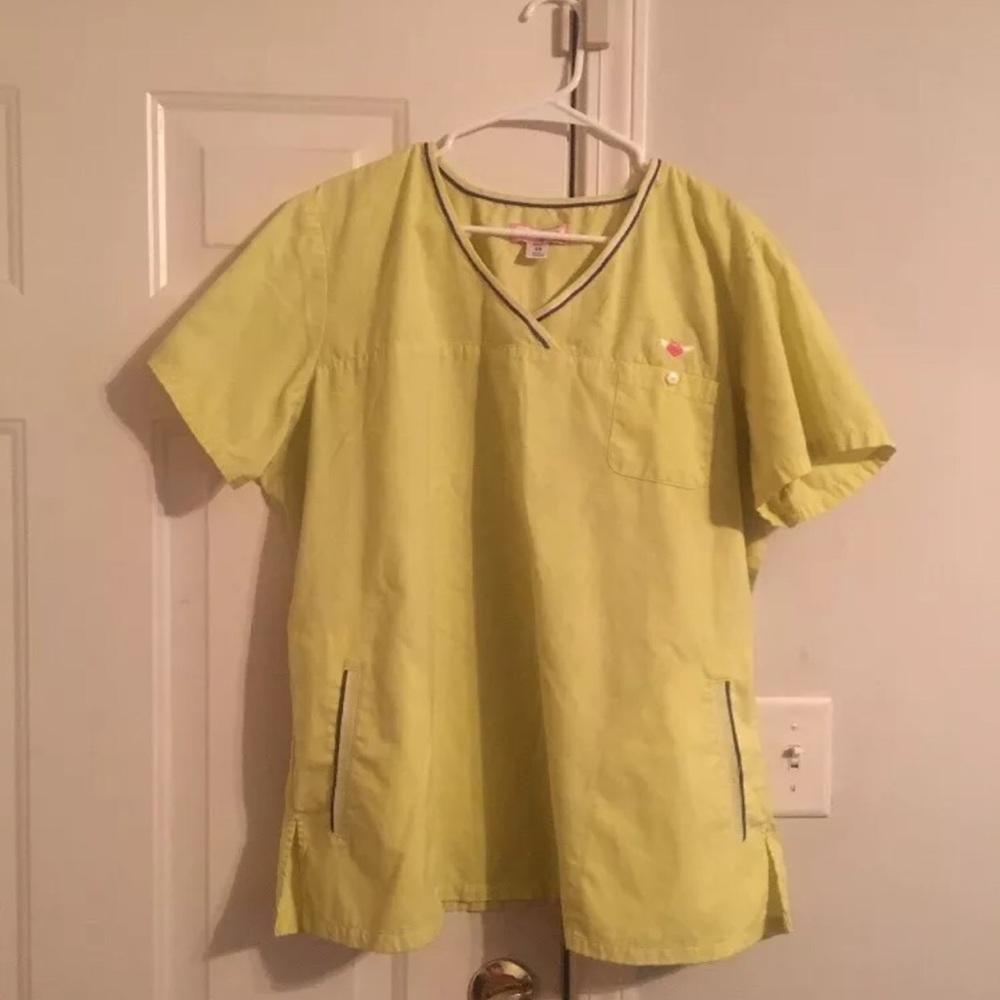 Kathy Peterson |Koi Scrub Top